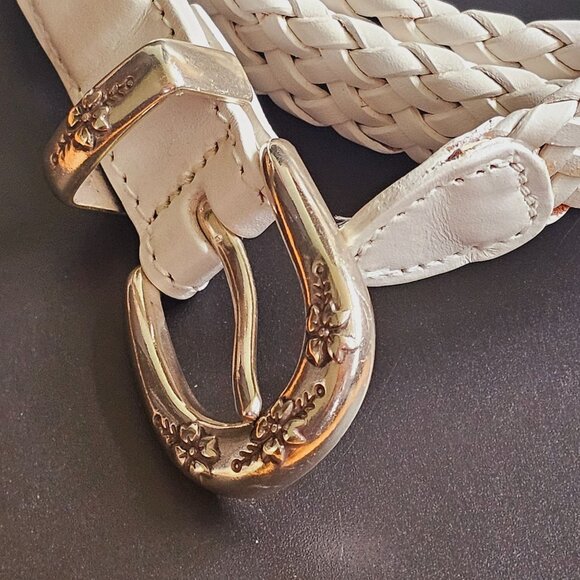 VTG Women's White Leather Braided Woven Belt With Floral Embossed Silver Buckle - Picture 7 of 8